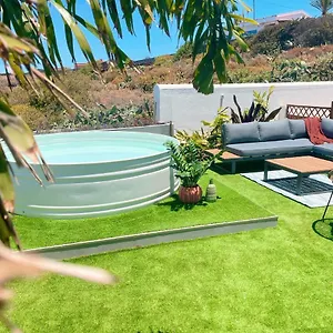 Casa Con Piscina Y Jardin Con Vistas Al Mar Hébergement de vacances